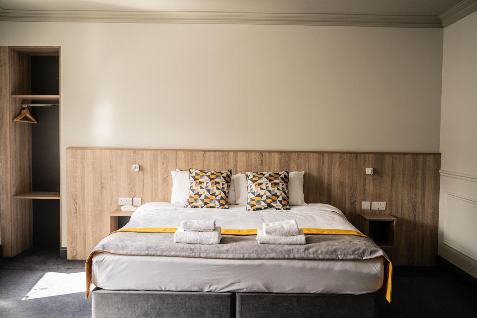 The Old Quarter Townhouse 호텔 Limerick Junction 외부 사진